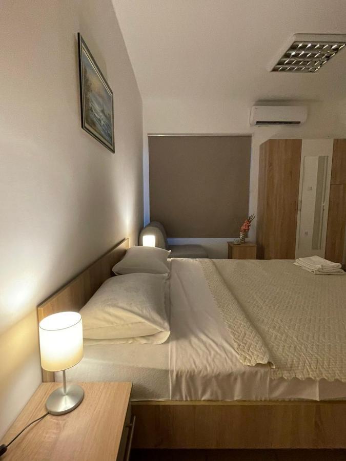 Apartman Dunav คลาโดโว ภายนอก รูปภาพ